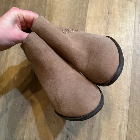 Vionic Georgia Orthaheel Studded Ankle Boots - Picture 6 of 11